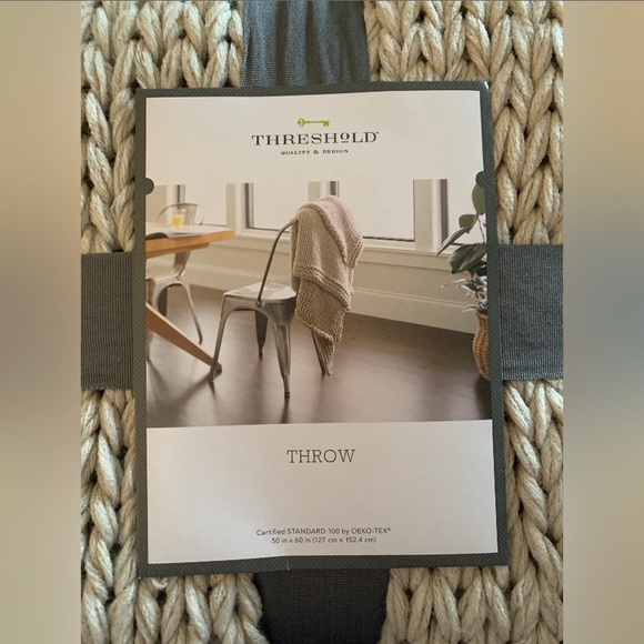 NWT - Threshold 50x60in Throw Blanket - Picture 2 of 4